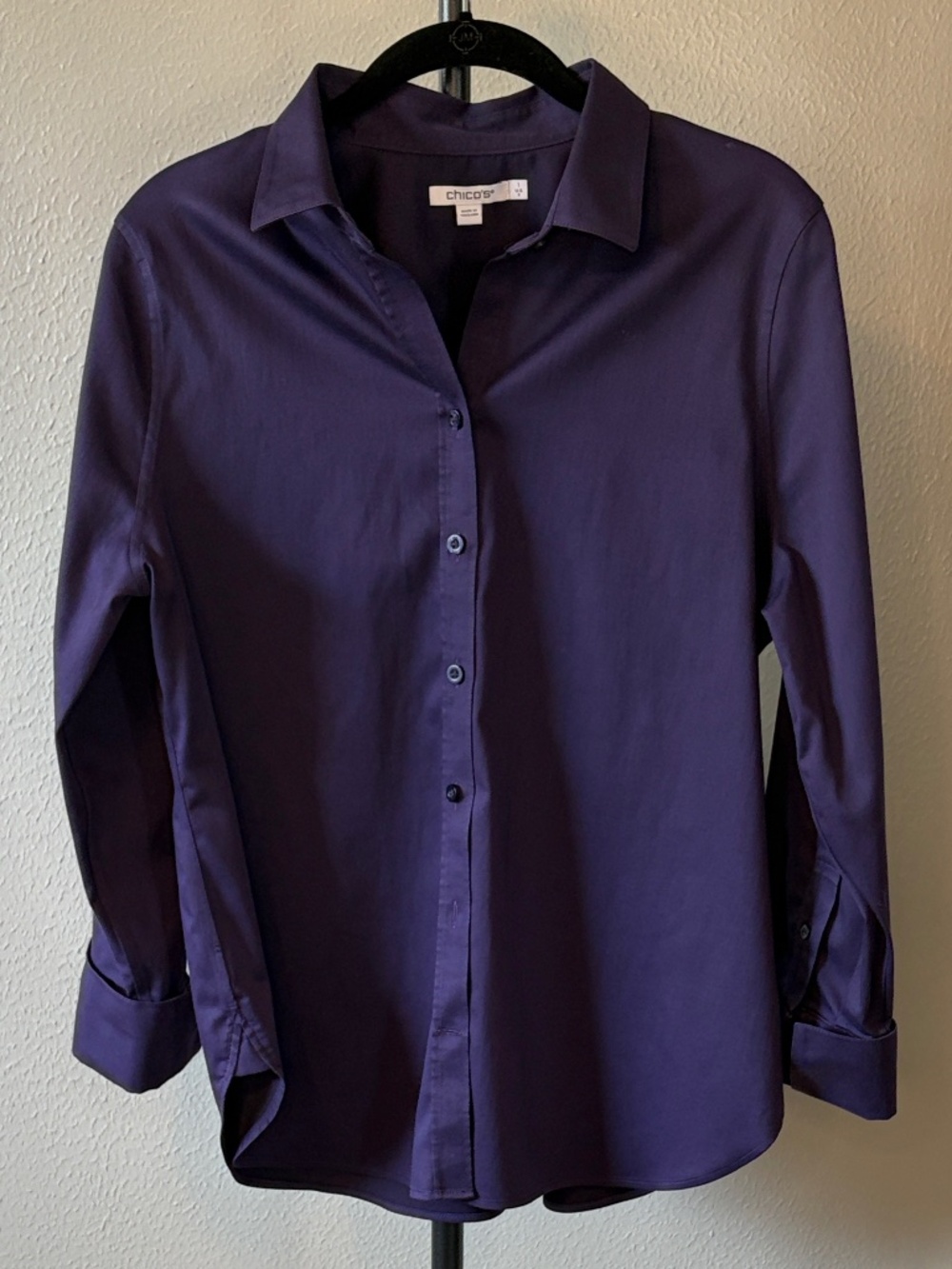 Chico's Deep Purple No-Iron Button Front Shirt Women’s Size 1 / US 8 - Picture 2 of 6